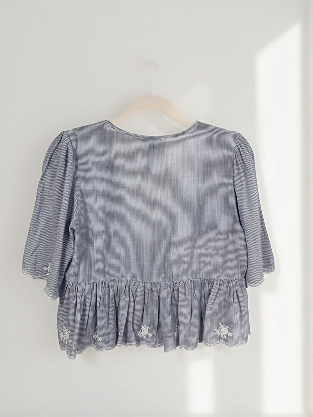 American Eagle Blue & White Embroidered Peplum Tie Front Top | Size Small Cotton - Picture 5 of 5